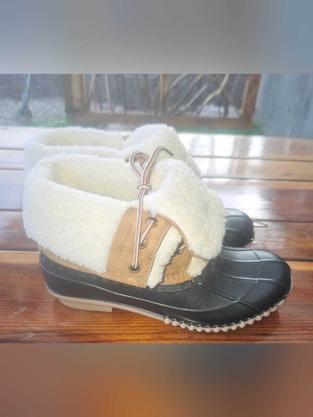 Forever 21 Cream and Black Sherpa-Lined Duck Boots